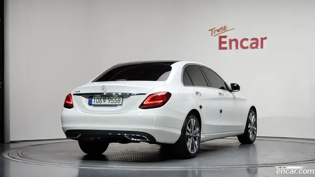 Main__Slider__Photo:C-Class Mercedes-Benz 2020.8-1