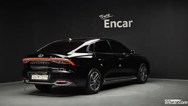 Main__Slider__Photo:Grandeur Hyundai 2020.6-1