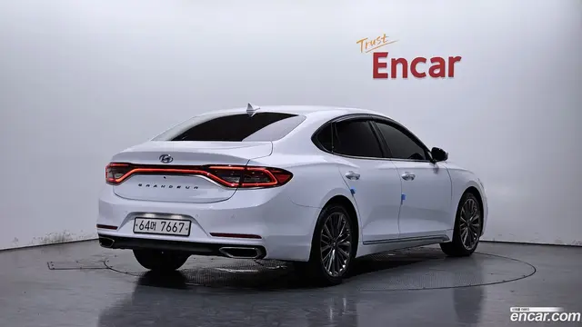 Main__Slider__Photo:Grandeur Hyundai 2018.1-1