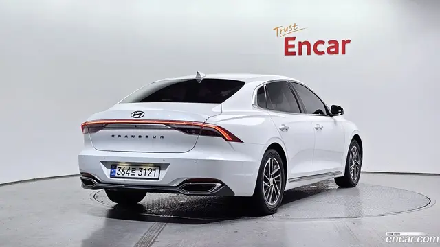 Main__Slider__Photo:Grandeur Hyundai 2022.3-1