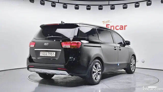Main__Slider__Photo:Canival Kia 2018.2-1