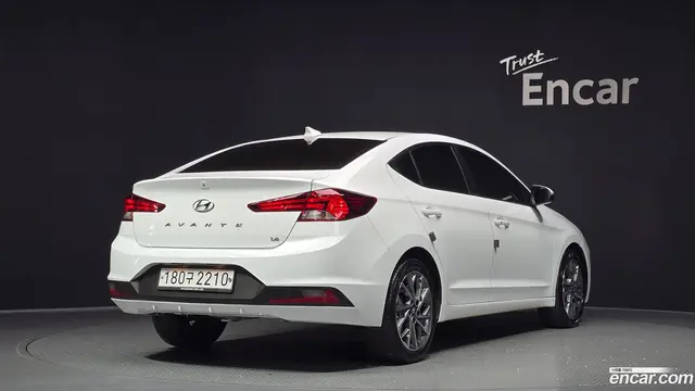 Main__Slider__Photo:AVANTE Hyundai 2019.9-1