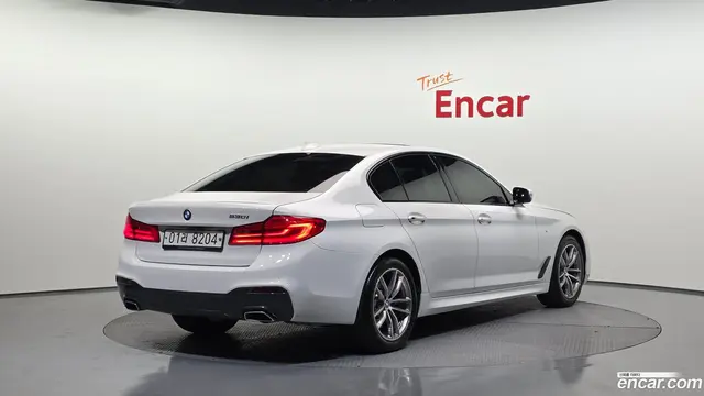 Main__Slider__Photo:5-Series BMW 2017.5-1