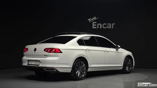 Main__Slider__Photo:Passat Volkswagen 2021.4-1