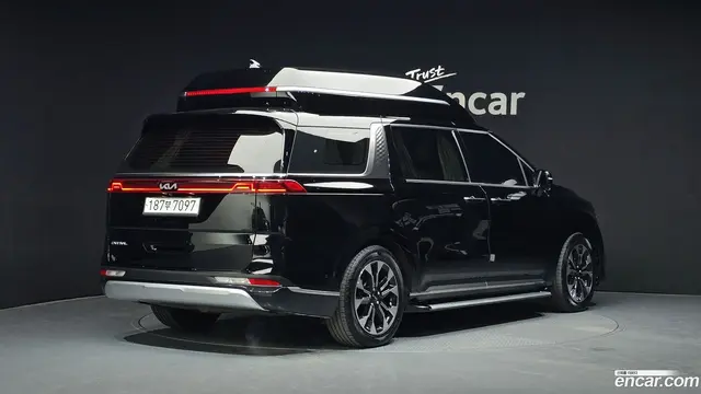 Main__Slider__Photo:Canival Kia 2023.1-1