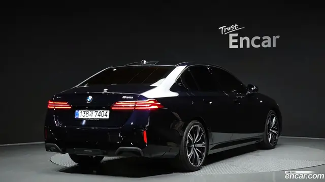 Main__Slider__Photo:5-Series BMW 2025.3-1