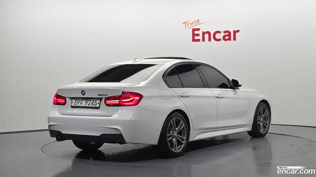 Main__Slider__Photo:3-Series BMW 2017.8-1