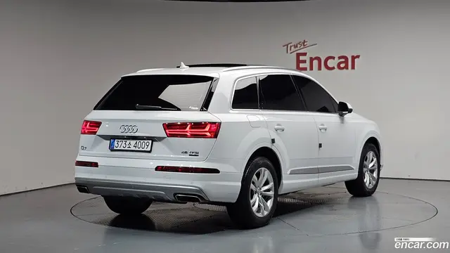 Main__Slider__Photo:Q7 Audi 2019.8-1