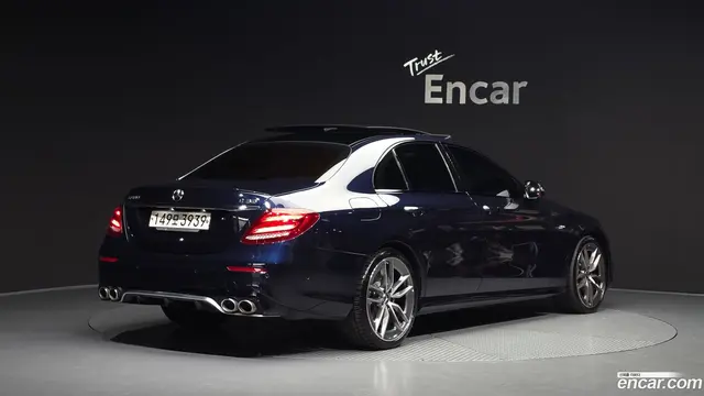 Main__Slider__Photo:E-Class Mercedes-Benz 2019.11-1