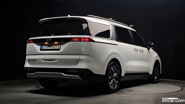 Main__Slider__Photo:Canival Kia 2021.7-1