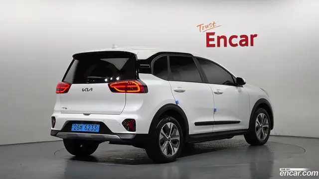 Main__Slider__Photo:Niro Kia 2023.5-1