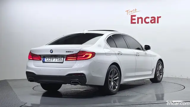 Main__Slider__Photo:5-Series BMW 2018.3-1