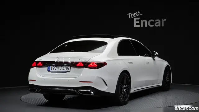 Main__Slider__Photo:E-Class Mercedes-Benz 2025.5-1
