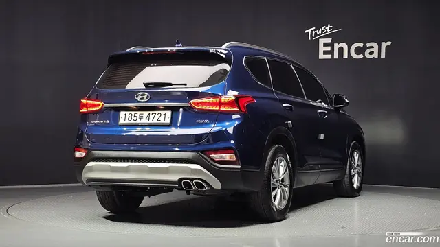 Main__Slider__Photo:Santafe Hyundai 2018.3-1