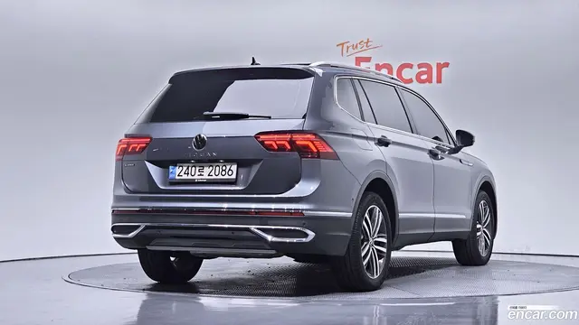 Main__Slider__Photo:Tiguan Volkswagen 2023.3-1