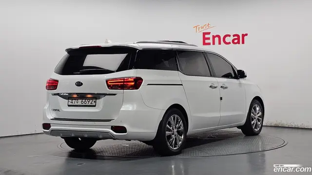 Main__Slider__Photo:Canival Kia 2018.7-1