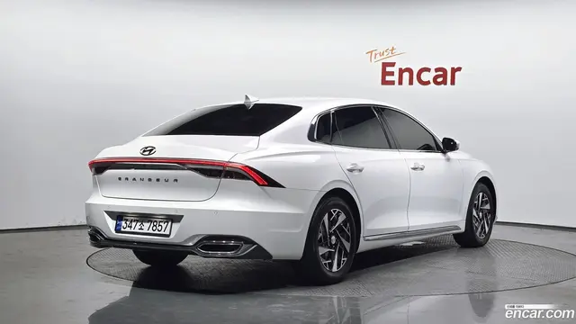 Main__Slider__Photo:Grandeur Hyundai 2021.4-1