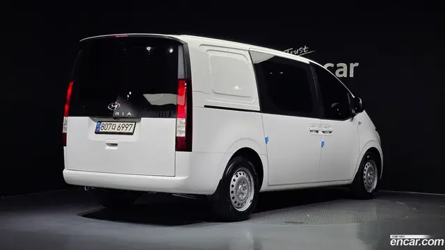 Main__Slider__Photo:Staria Hyundai 2022.3-1