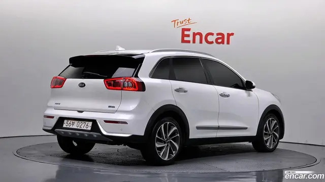 Main__Slider__Photo:Niro Kia 2016.9-1