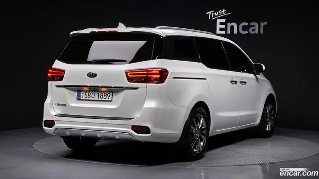 Main__Slider__Photo:Canival Kia 2019.6-1
