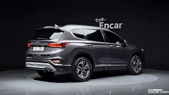 Main__Slider__Photo:Santafe Hyundai 2018.6-1