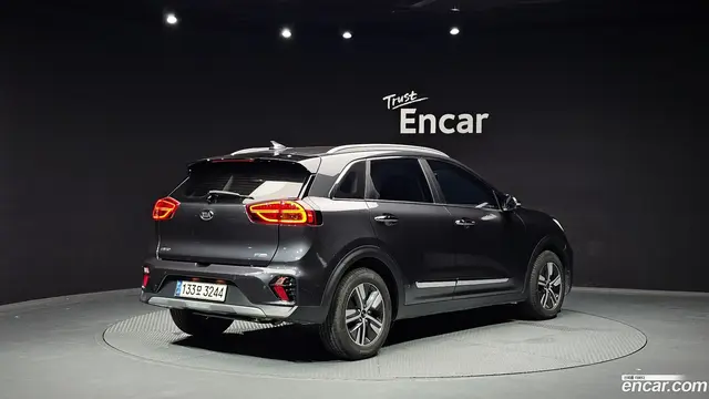 Main__Slider__Photo:Niro Kia 2021.0-1