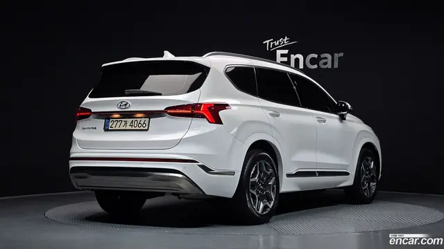 Main__Slider__Photo:Santafe Hyundai 2022.4-1