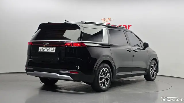 Main__Slider__Photo:Canival Kia 2023.4-1