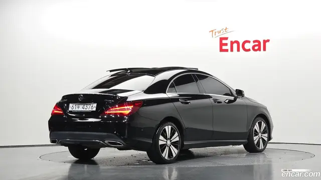 Main__Slider__Photo:CLA-Class Mercedes-Benz 2017.5-1