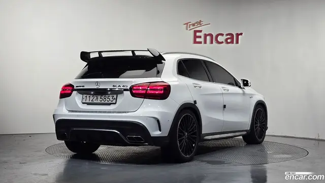 Main__Slider__Photo:GLA-Class Mercedes-Benz 2018.7-1