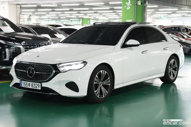 Main__Slider__Photo:E-Class Mercedes-Benz 2024.7-1