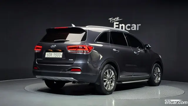 Main__Slider__Photo:Sorento Kia 2017.7-1