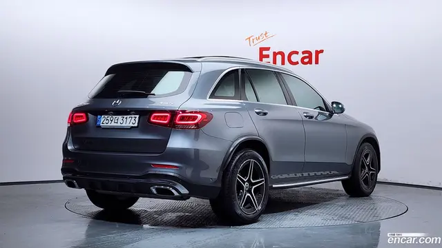 Main__Slider__Photo:GLC-Class Mercedes-Benz 2021.3-1