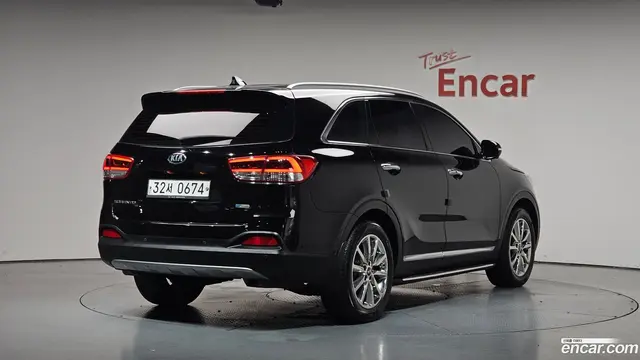 Main__Slider__Photo:Sorento Kia 2016.7-1