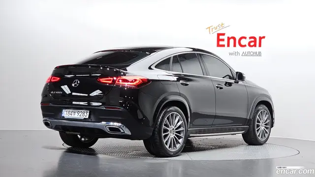 Main__Slider__Photo:GLE-Class Mercedes-Benz 2023.7-1