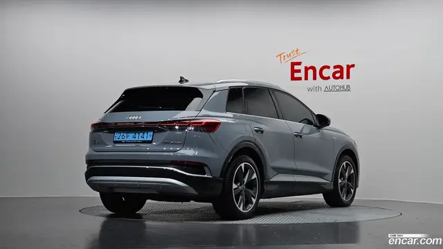 Main__Slider__Photo:Q4 e-tron Audi 2022.9-1