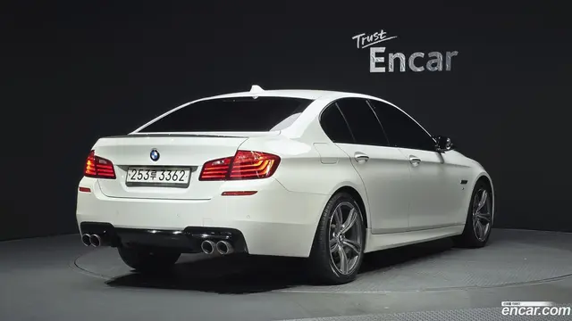 Main__Slider__Photo:5-Series BMW 2016.10-1