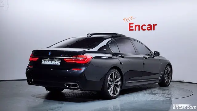 Main__Slider__Photo:7-Series BMW 2018.1-1