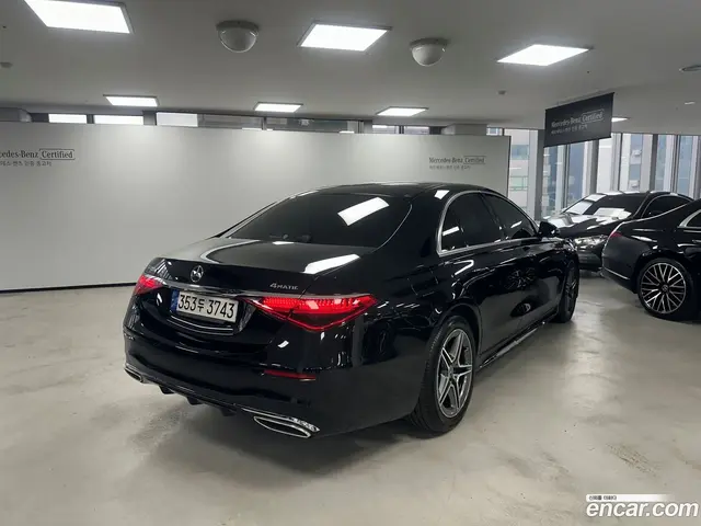 Main__Slider__Photo:S-Class Mercedes-Benz 2021.11-1