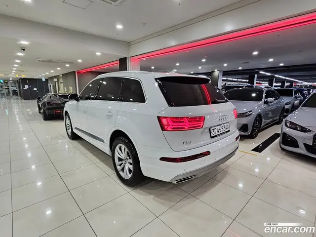 Main__Slider__Photo:Q7 Audi 2019.8-1