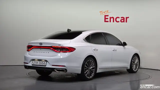 Main__Slider__Photo:Grandeur Hyundai 2019.7-1