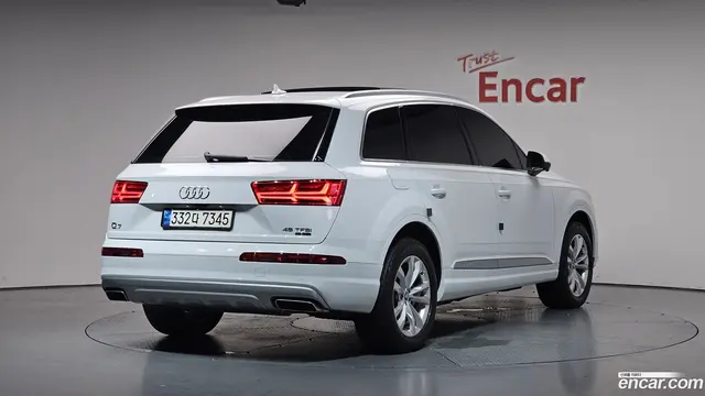 Main__Slider__Photo:Q7 Audi 2019.8-1