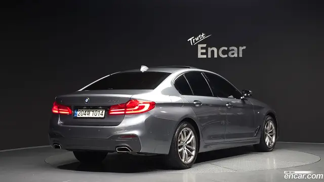 Main__Slider__Photo:5-Series BMW 2017.5-1