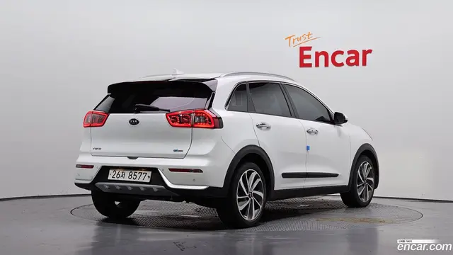 Main__Slider__Photo:Niro Kia 2018.7-1