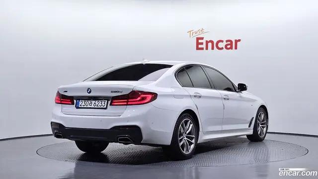 Main__Slider__Photo:5-Series BMW 2017.8-1