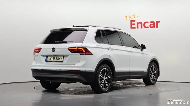 Main__Slider__Photo:Tiguan Volkswagen 2020.6-1