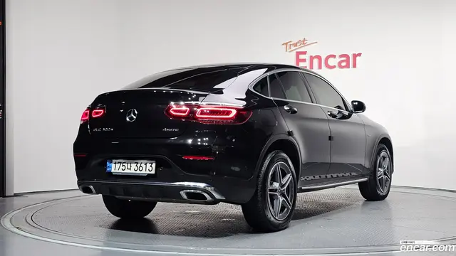 Main__Slider__Photo:GLC-Class Mercedes-Benz 2021.4-1