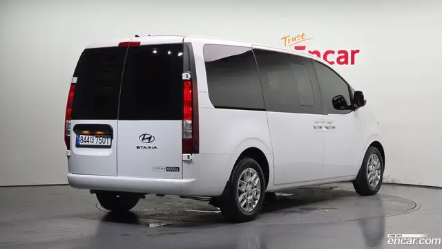Main__Slider__Photo:Staria Hyundai 2023.10-1
