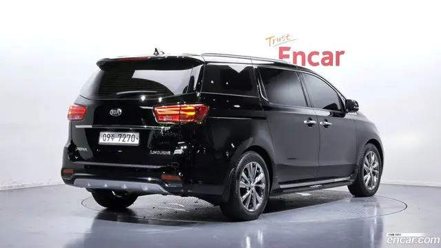 Main__Slider__Photo:Canival Kia 2019.7-1