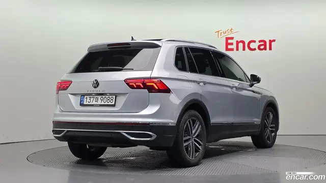 Main__Slider__Photo:Tiguan Volkswagen 2022.11-1